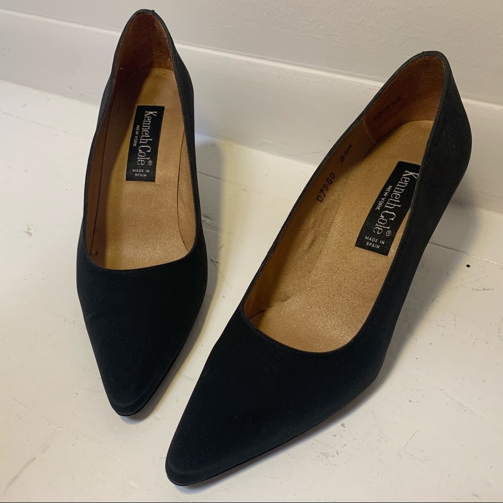 Kenneth Cole Black Pumps